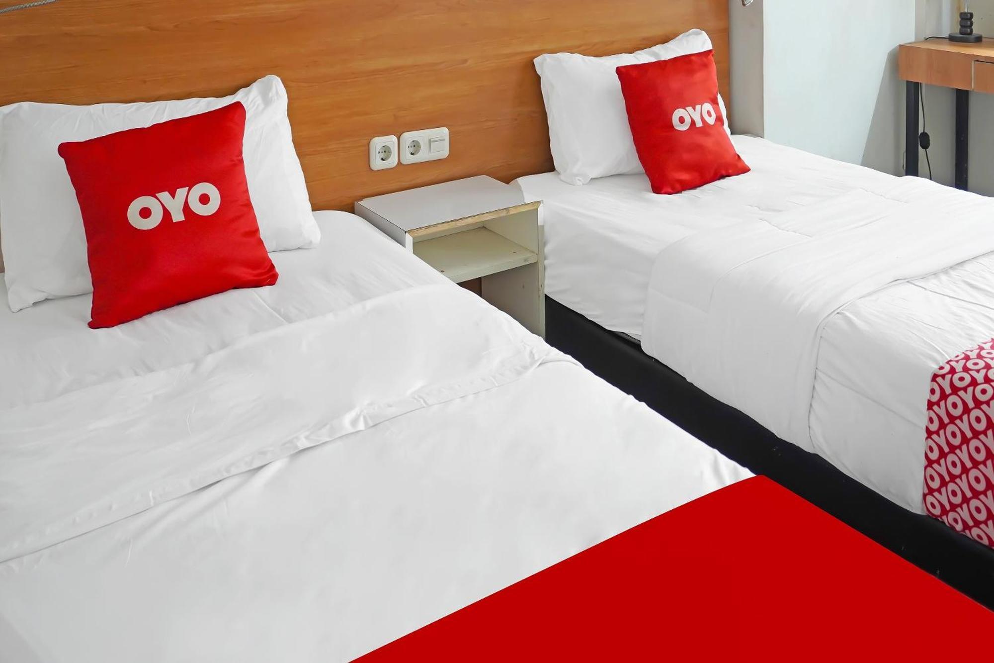 Oyo 90391 Gkitroom Karawang Exterior foto